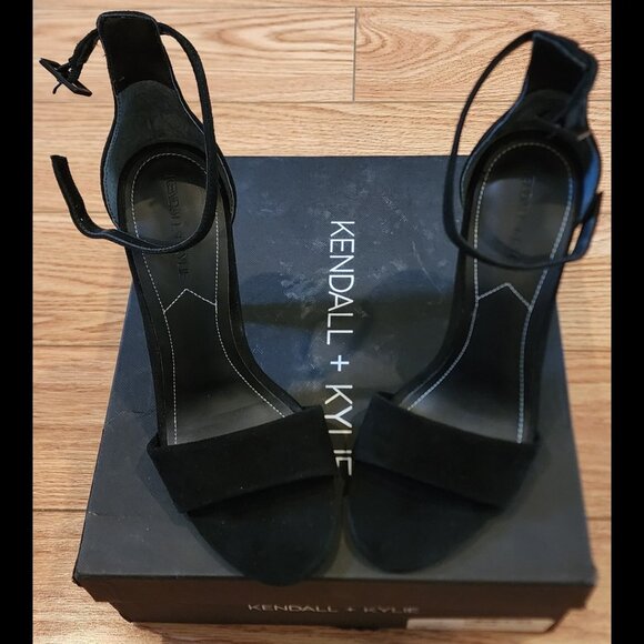 Sexy KENDALL + KYLIE "Emilee" Suede Ankle Strap Heels Sz 7M - Picture 6 of 8